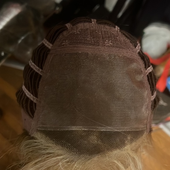 Raquel Welch Wigs - Scene Stealer in color shaded cappuccino - Picture 9 of 10